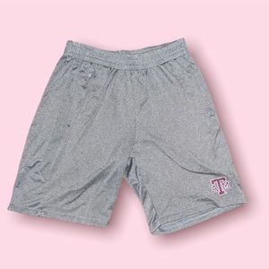 Texas A&M boys athletic shorts, size Youth XL Made by Colosseum.